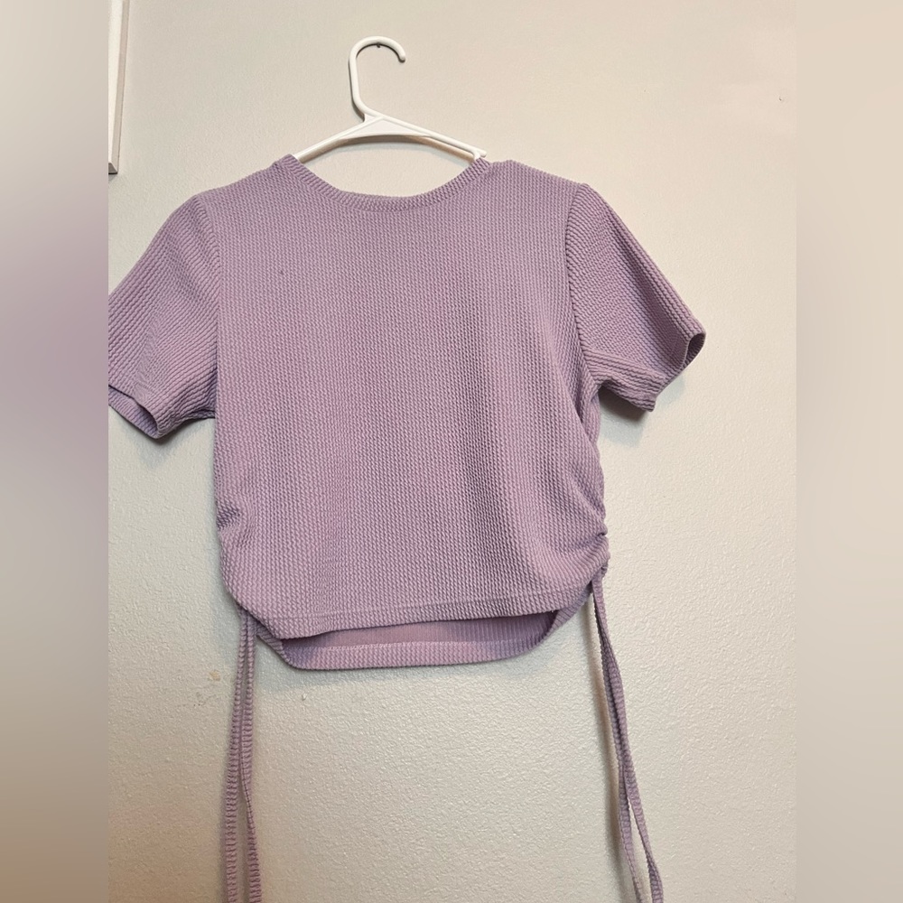 Purple Cropped T-shirt. Brand: CLOCKHOUSE Size: Medium